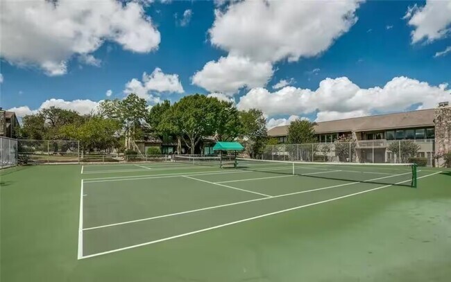 Foto del edificio - 222 T Bar M Dr