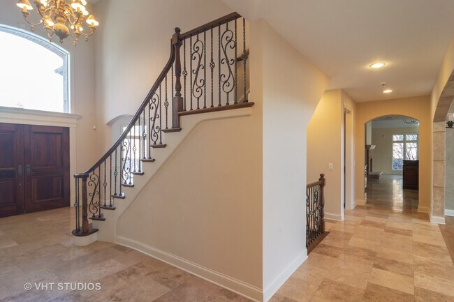 Building Photo - 20817 W High Ridge Dr