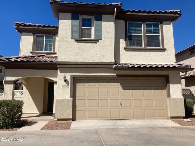 Building Photo - 843 S Swallow Ln