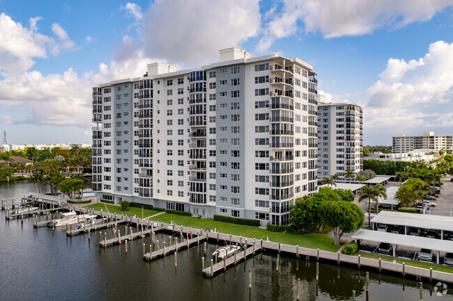 Building Photo - Seagate Towers Condominiums