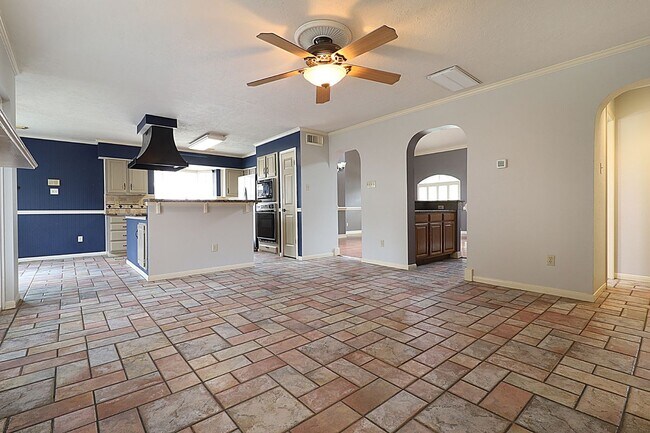 Building Photo - 3510 Cypressdale Dr