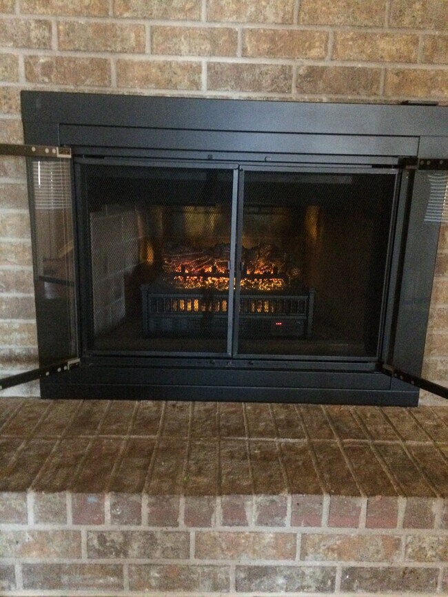 Building Photo - 412 Lochridge Dr