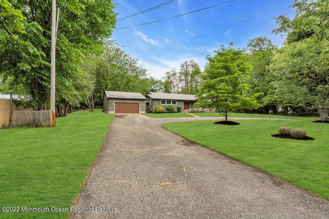 Building Photo - 1540 Silverton Rd