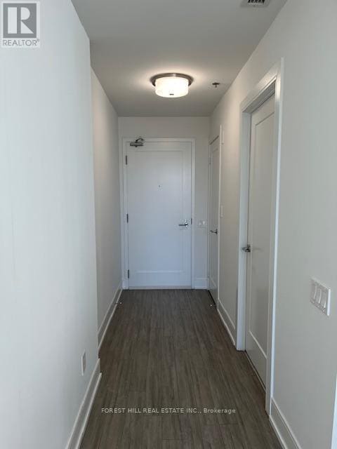 Building Photo - 310 Tweedsmuir Ave