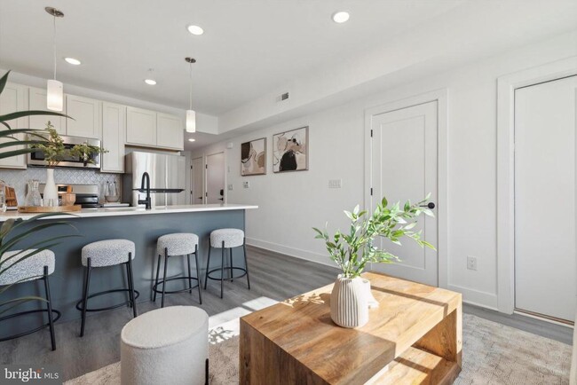 Foto del edificio - 2248 E Somerset St