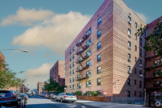 Building Photo - 8360 Vietor Ave