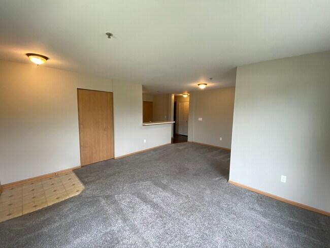 Building Photo - 124 Bertram Dr