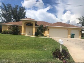 Building Photo - 137 SE 16th St