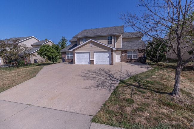 Building Photo - 1507 Raleigh Dr