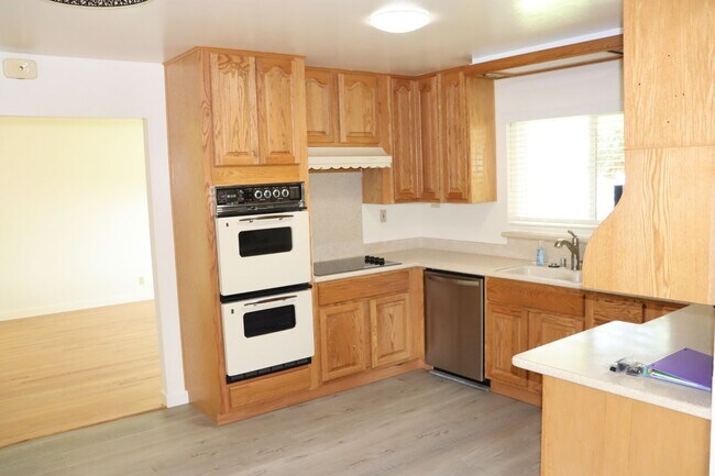 Foto del edificio - Cozy Ranch Style Home in the Heart of Campbell