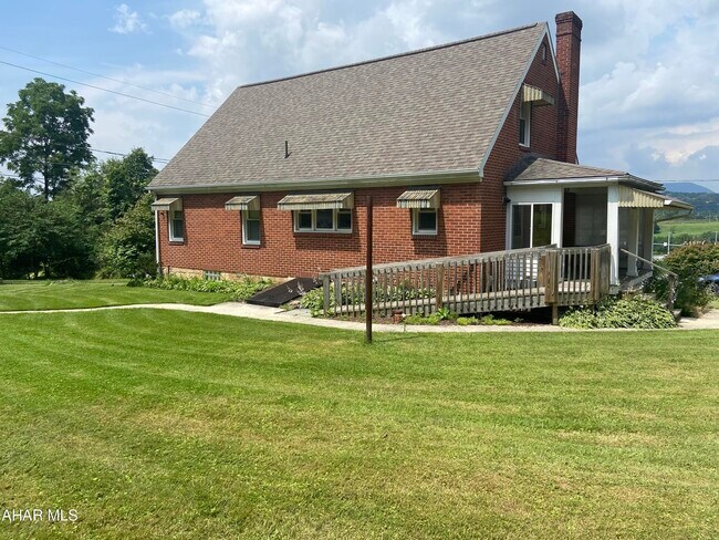 Foto del edificio - 1027 Amelia Ave