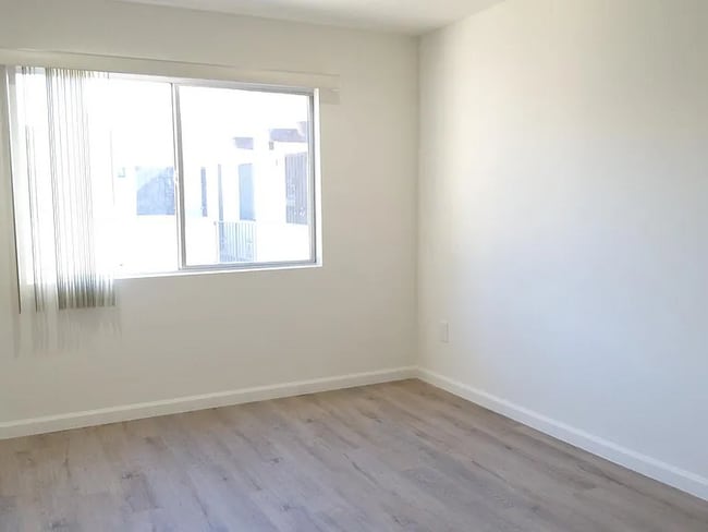 Foto del edificio - 12928 Moorpark St