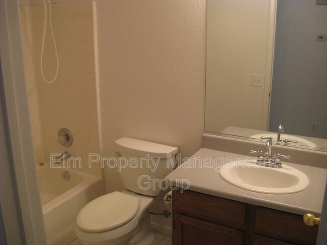Building Photo - 5716 Grand Entries Dr