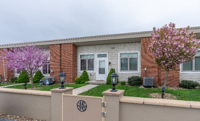 Building Photo - 1160 Municipal Dr