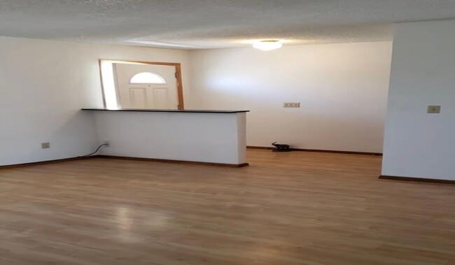 Building Photo - 3247 Chanute Pl