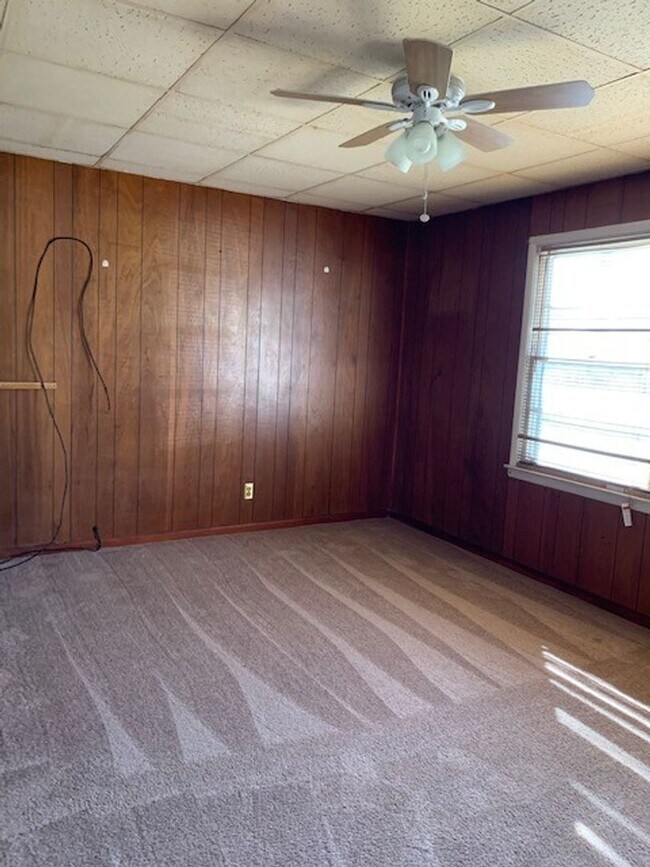 Building Photo - 4BD/2B beautiful home