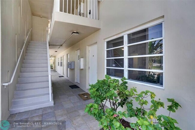 Foto del edificio - 3212 NE 9th St