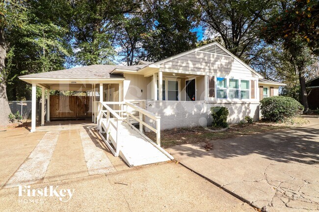 Foto del edificio - 1094 E Shelby Dr