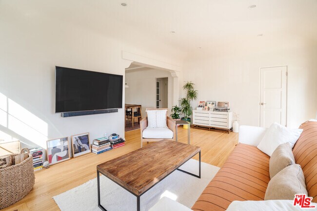 Foto del edificio - 1637 S Ridgeley Dr