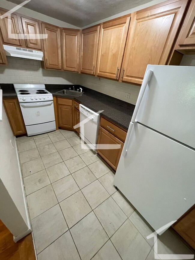 Foto del edificio - 1 Bedroom w/heat & hot water Union Square ...