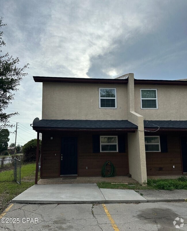Building Photo - 6913 Cherry St