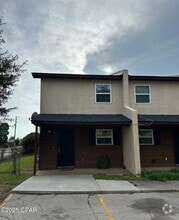 Building Photo - 6913 Cherry St