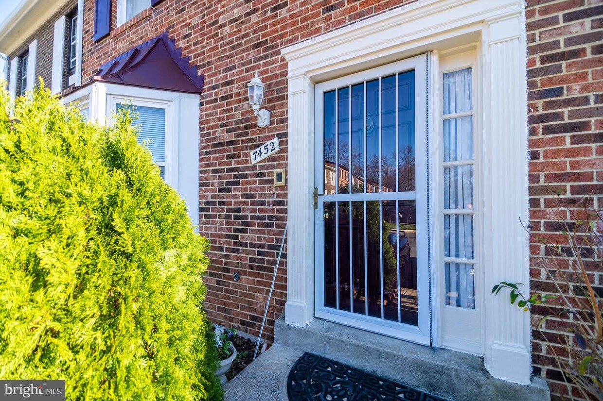 Foto principal - 7452 Zanuck Ct