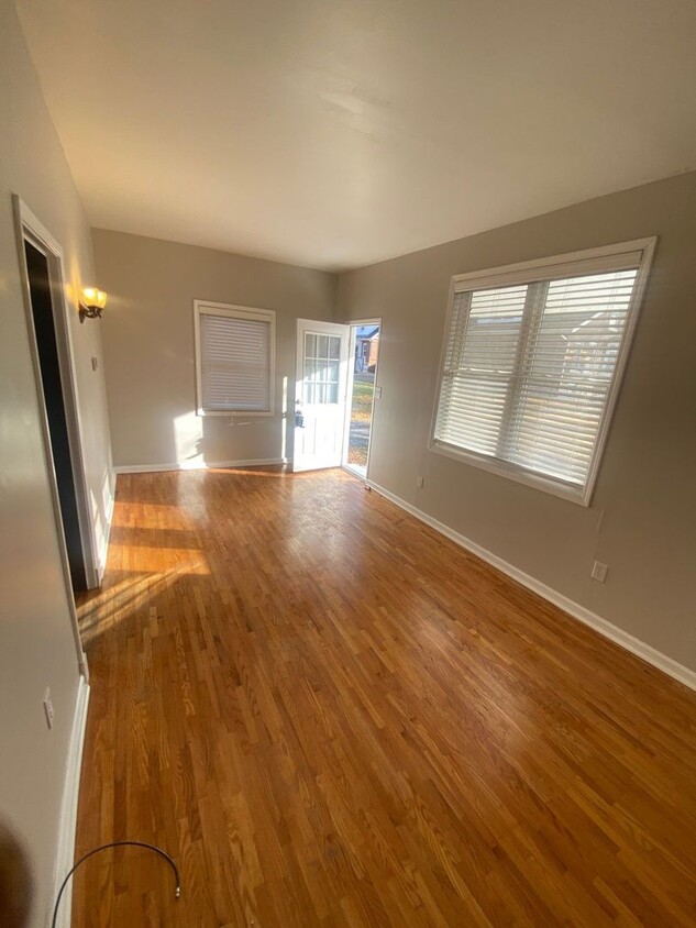 Foto principal - Charming & Newly Renovated Two Bedroom Hom...