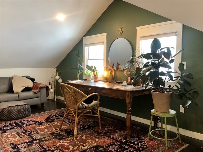 Building Photo - 511 Main St