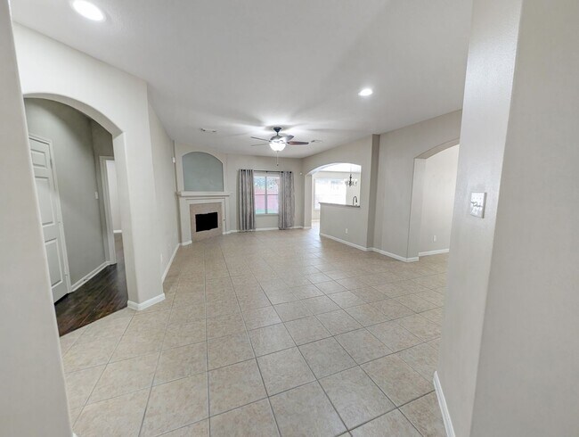Building Photo - 26403 Abbey Springs Ln