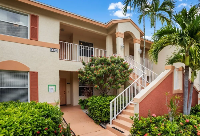 Foto del edificio - Chic 2BR Condo in Prime North Naples Locat...