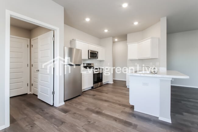 Foto del edificio - 2101 S Lakin Ln