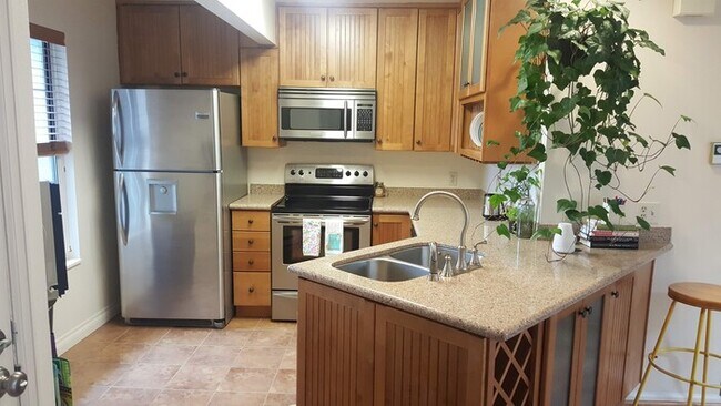 Building Photo - 3565 Windmill Dr