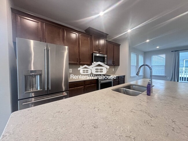 Building Photo - 2500 Emerald Branch Dr