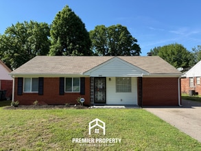 Building Photo - 1842 Brookhaven Dr