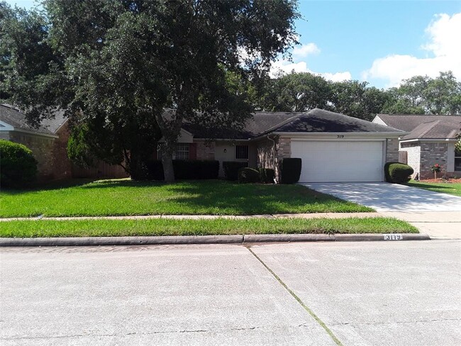Foto del edificio - 3119 E Heatherock Cir