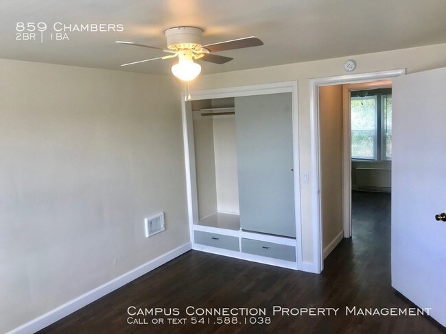 Foto del edificio - 859 Chambers St
