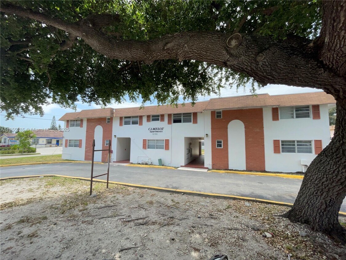 Primary Photo - 15700 NW 2nd Ave