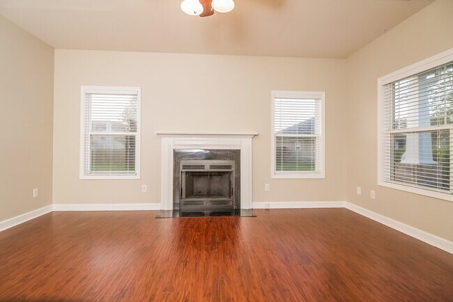 Building Photo - 5005 Pelican Ct