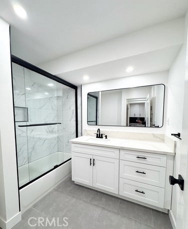 Foto del edificio - 17000 Burbank Blvd