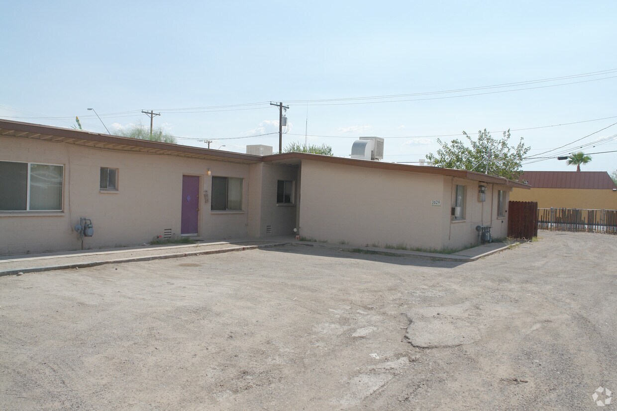 Foto del edificio - 3615-3629 N Columbia Ave