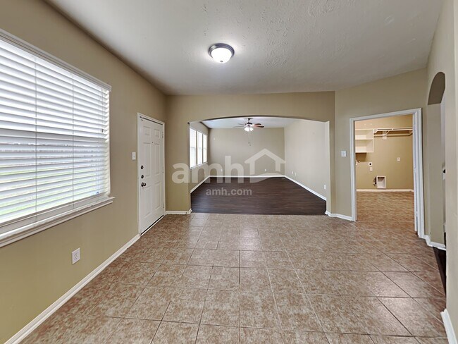 Foto del edificio - 1927 Makenna Ln