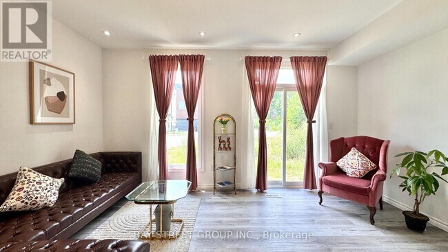 Photo du bâtiment - 5921 BENTLEY Cmn