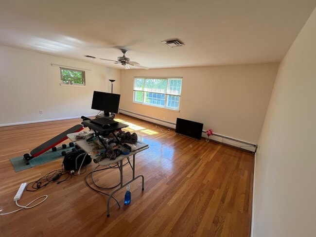 Building Photo - 409 Lowell Ave