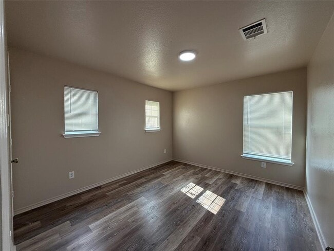 Building Photo - 13012 Lofton Cliff Dr