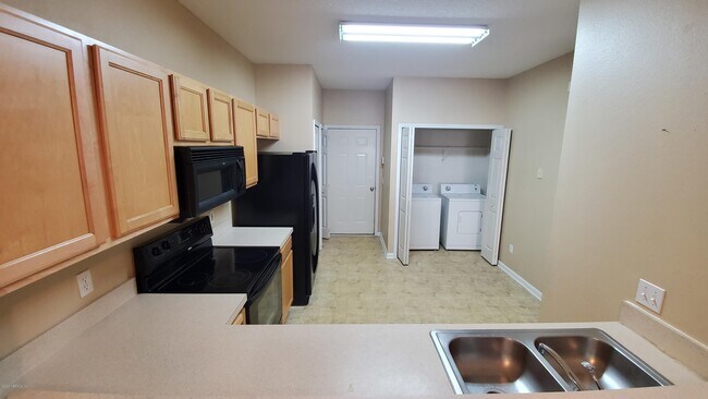 Foto del edificio - 537 Scrub Jay Dr