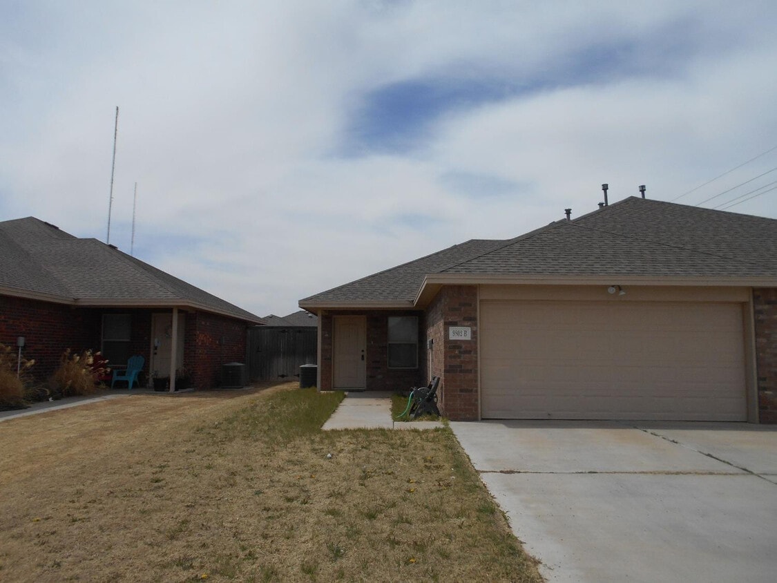 Primary Photo - 9802 Avenue W