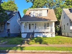 Building Photo - 844 S 33rd St