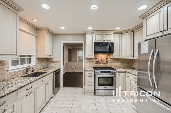 Foto del edificio - 5381 Willow Point Pkwy