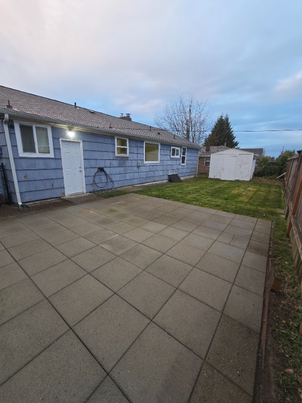 Foto del edificio - 2739 Locust Ave W